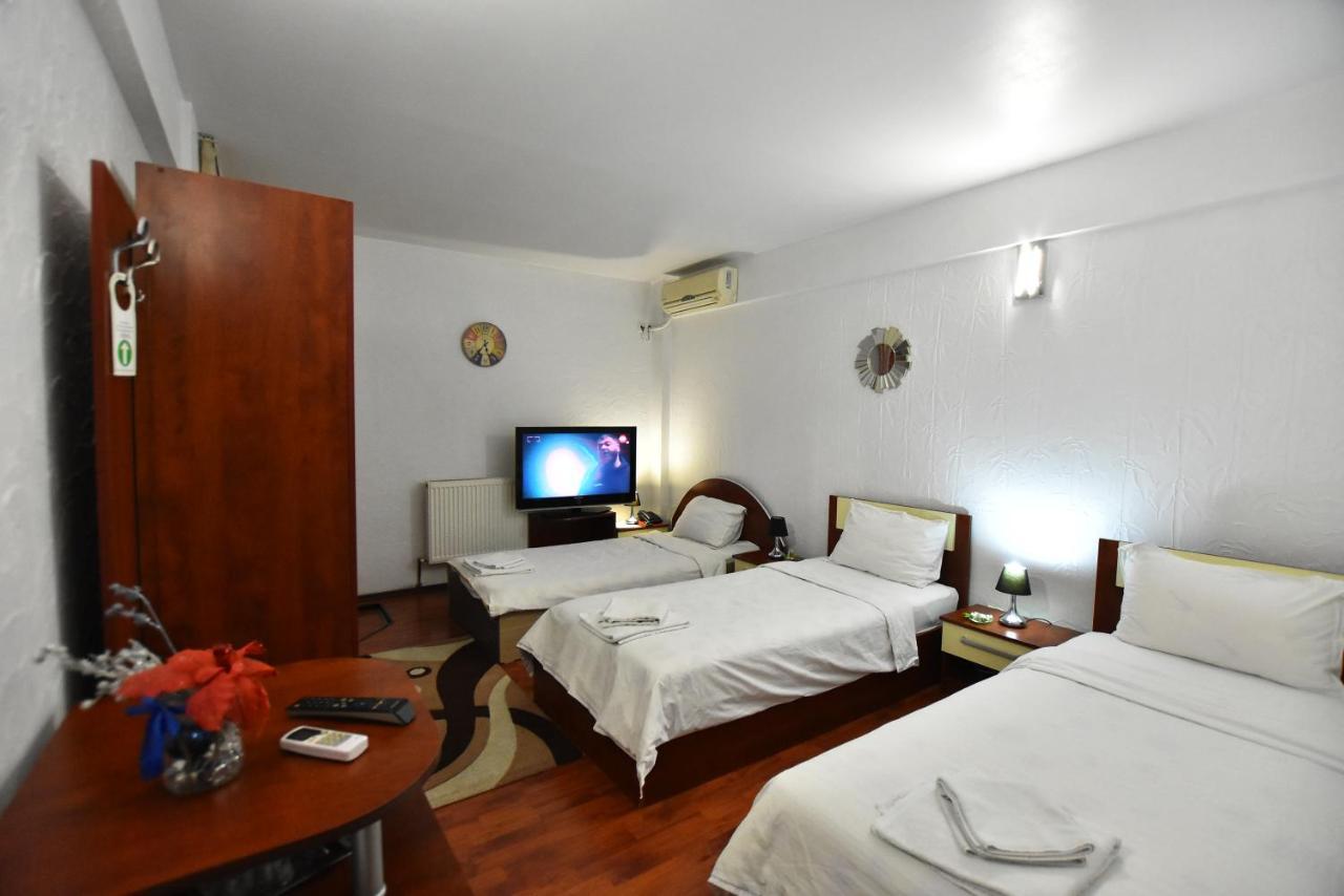 Hotel Euphoria Craiova Exteriör bild