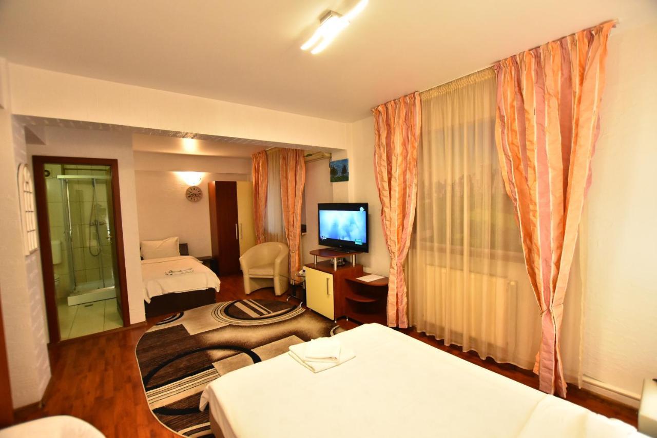 Hotel Euphoria Craiova Exteriör bild