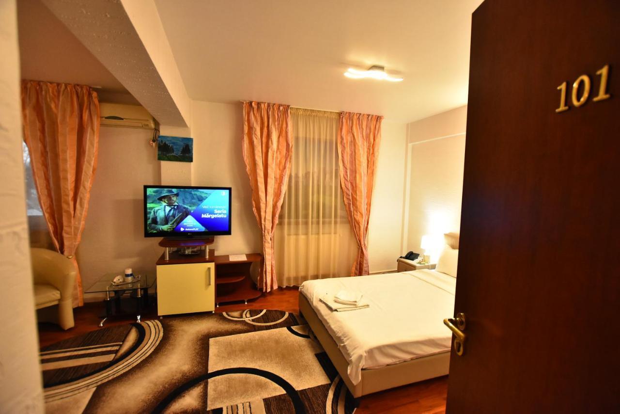 Hotel Euphoria Craiova Exteriör bild