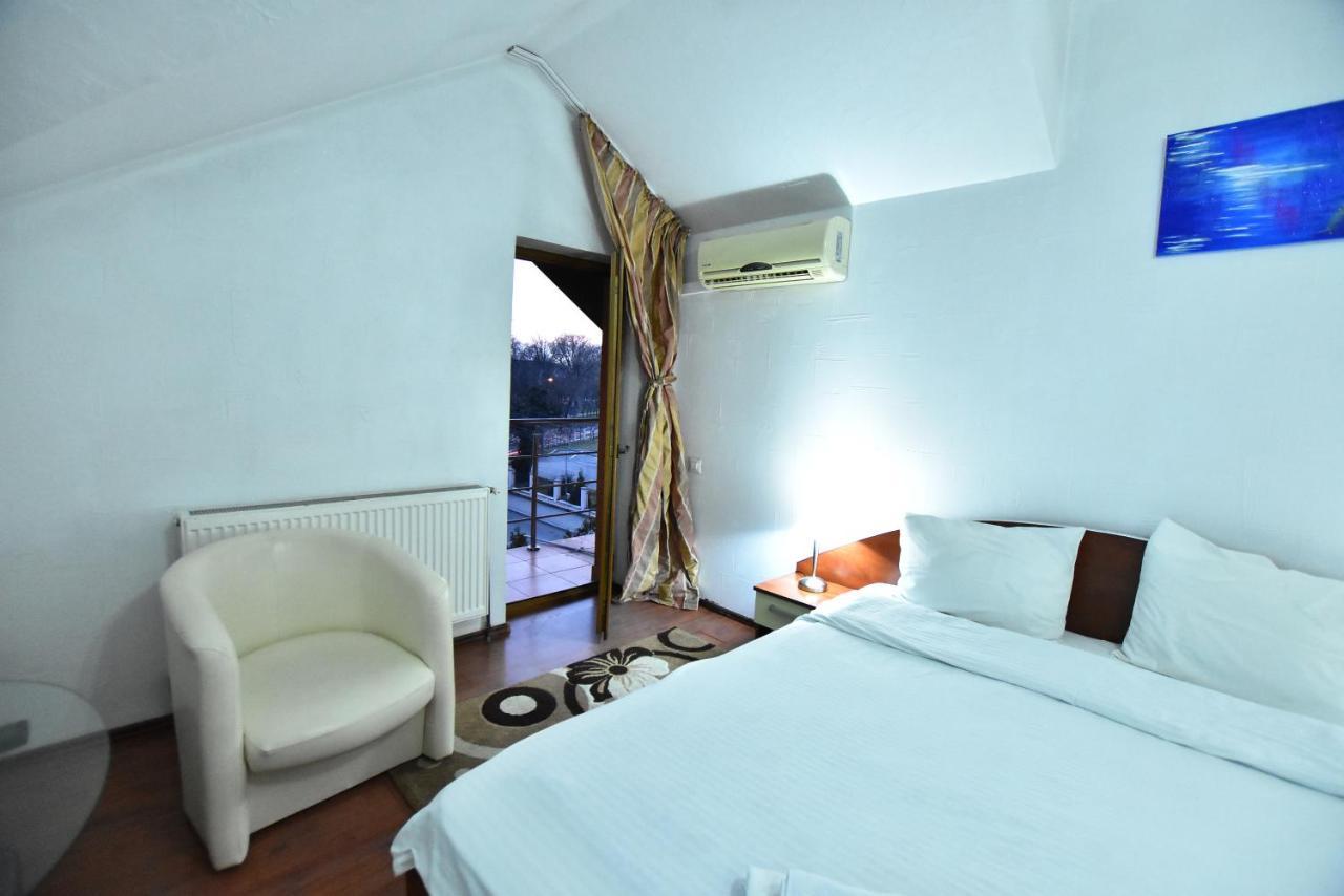 Hotel Euphoria Craiova Exteriör bild