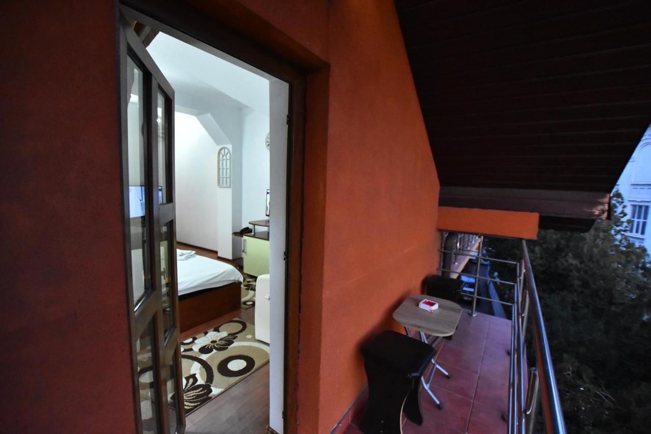 Hotel Euphoria Craiova Exteriör bild