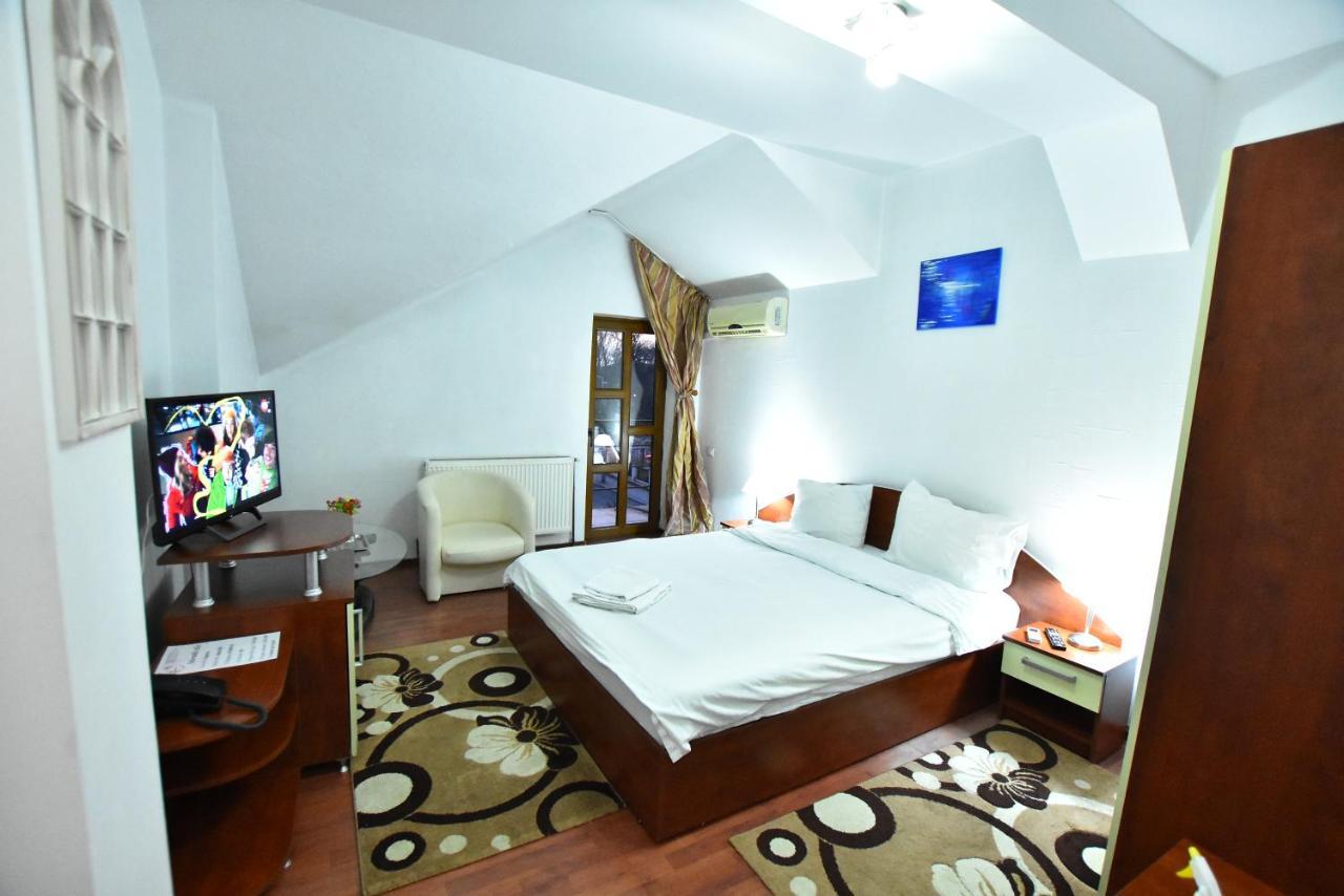 Hotel Euphoria Craiova Exteriör bild