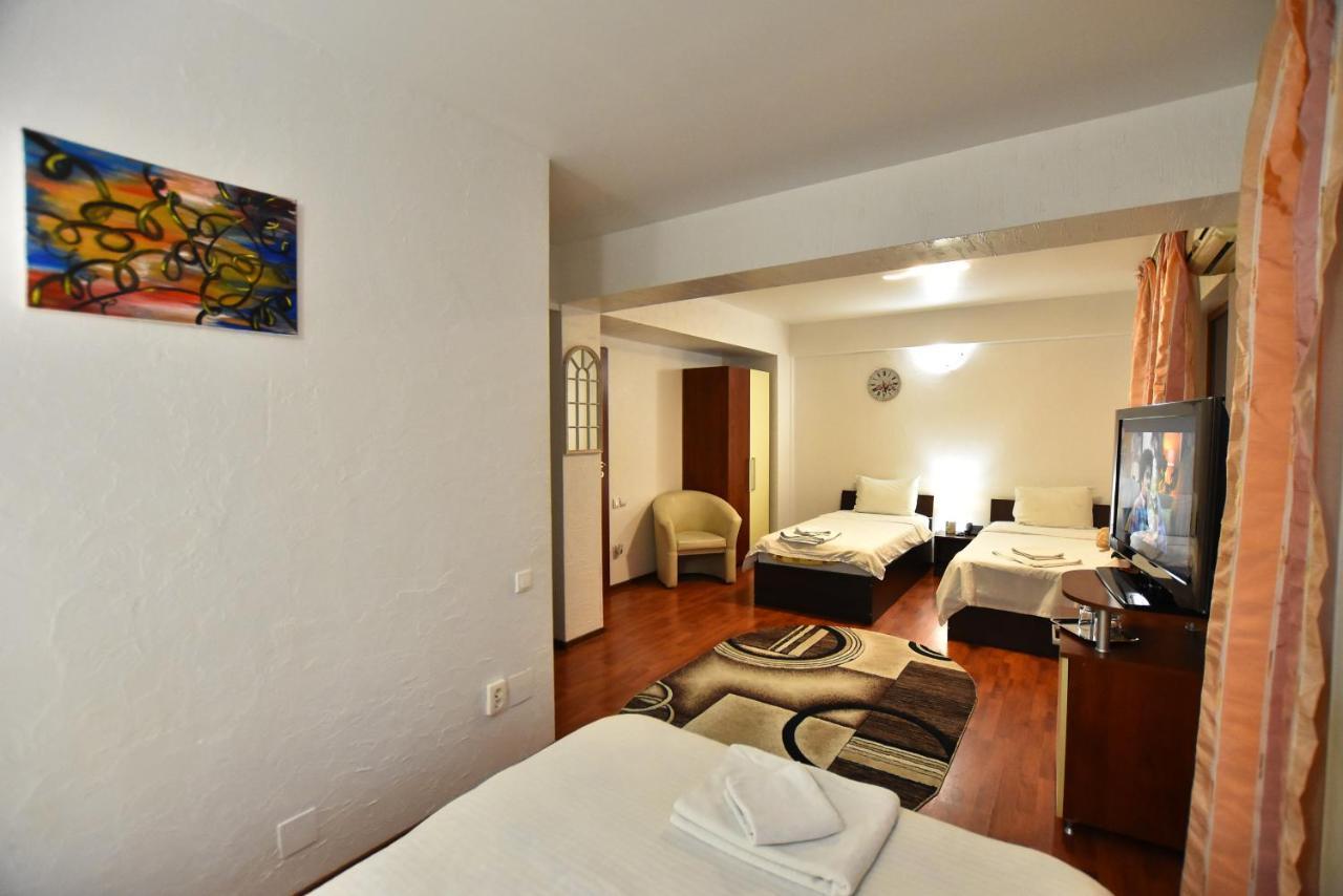 Hotel Euphoria Craiova Exteriör bild