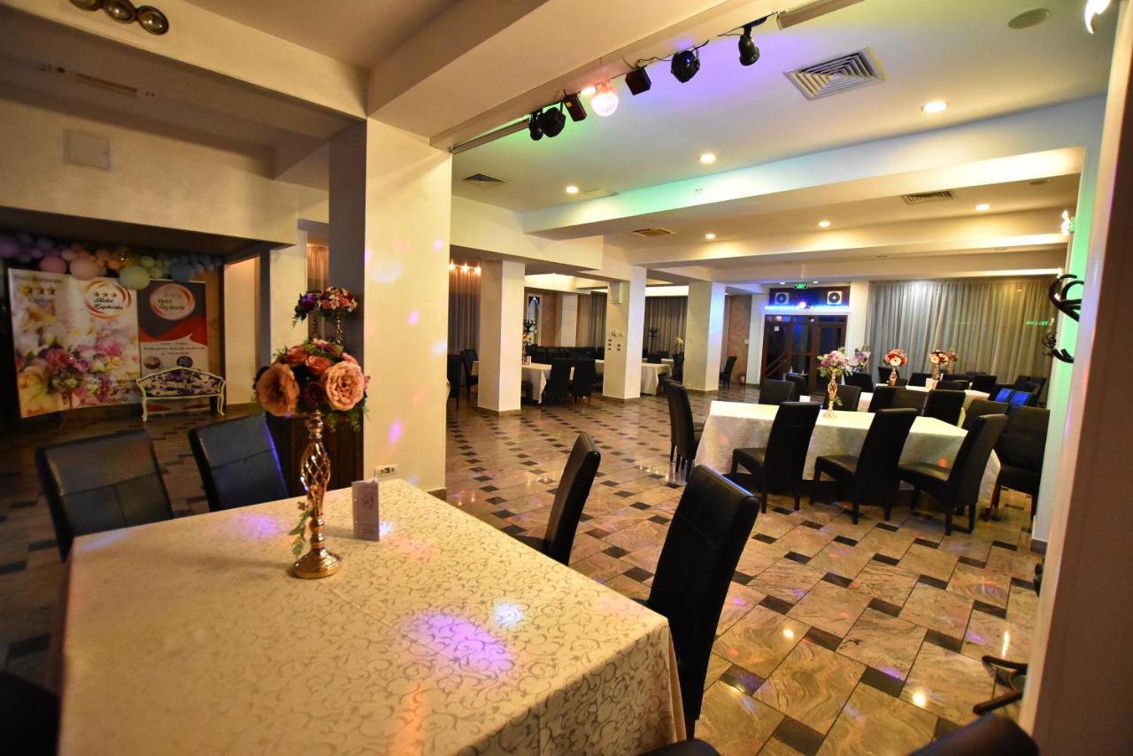 Hotel Euphoria Craiova Exteriör bild
