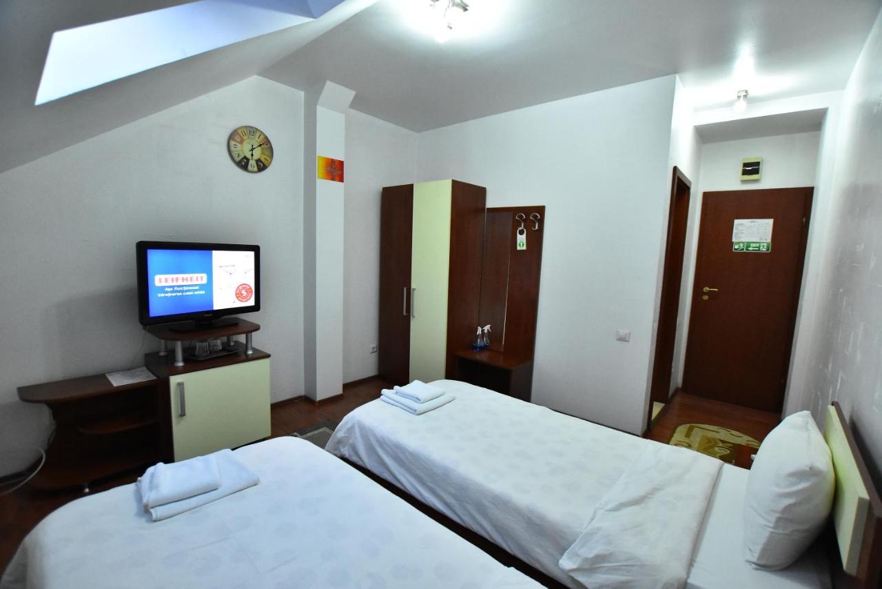 Hotel Euphoria Craiova Exteriör bild