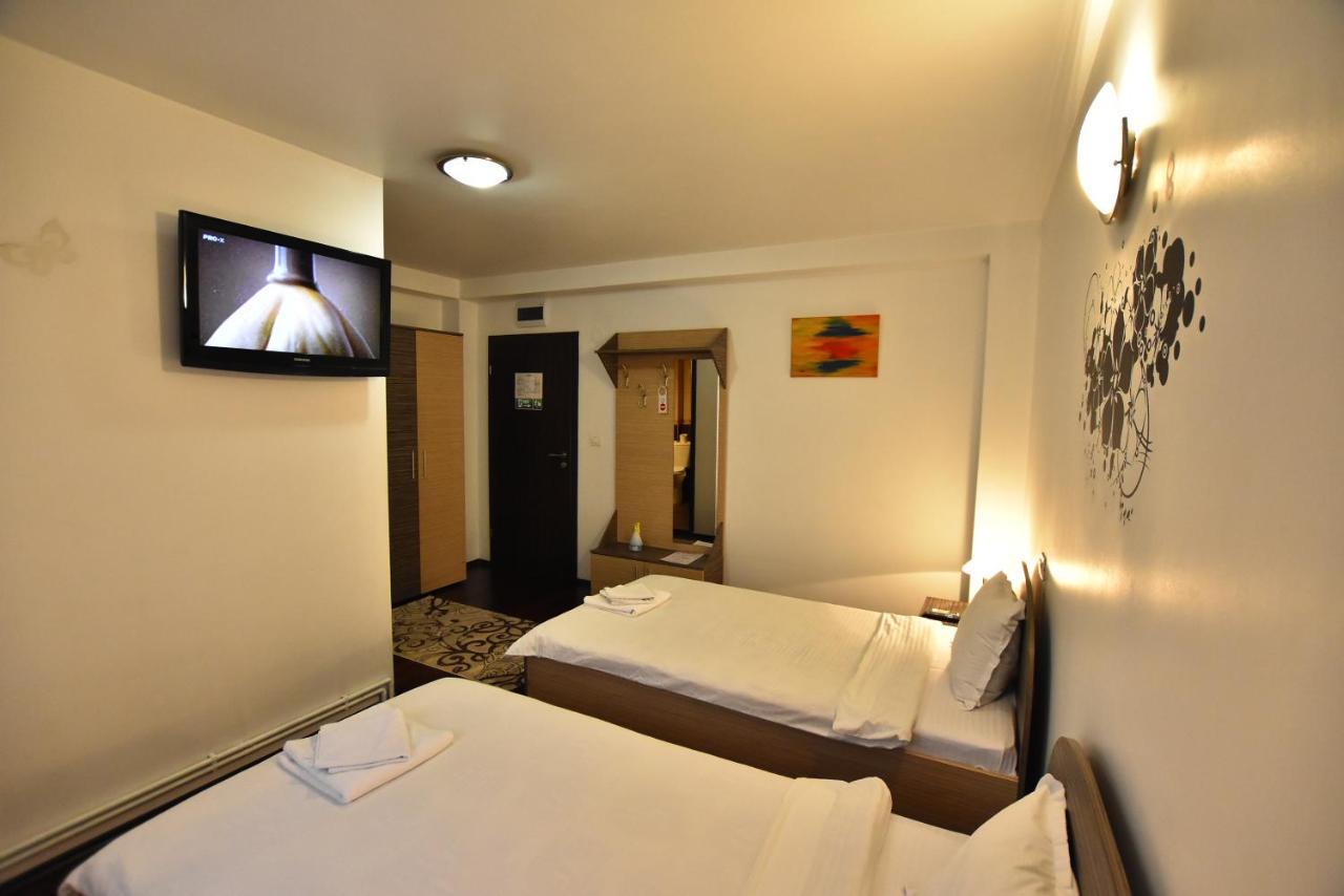 Hotel Euphoria Craiova Exteriör bild