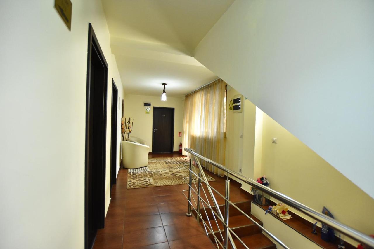 Hotel Euphoria Craiova Exteriör bild