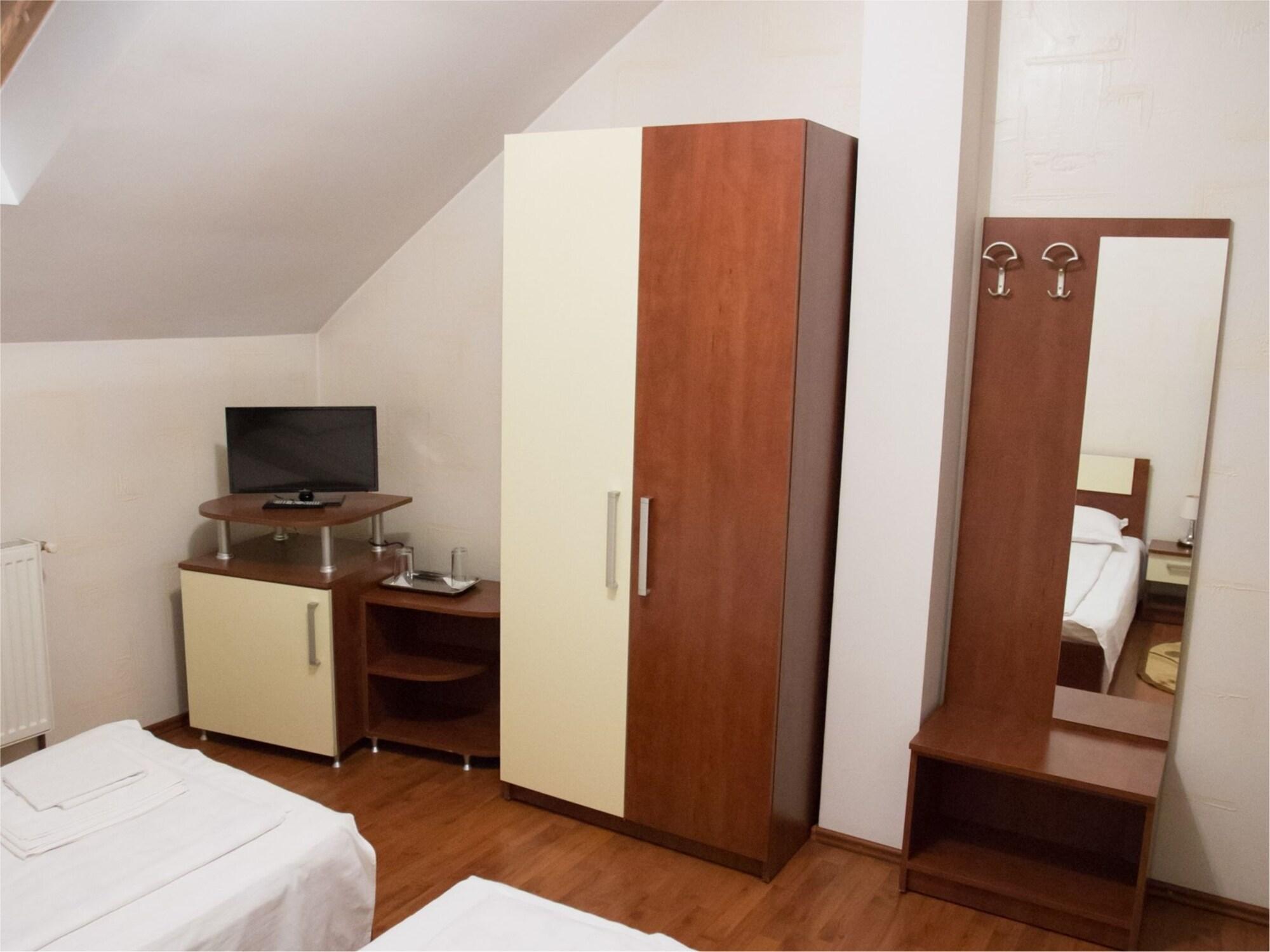 Hotel Euphoria Craiova Exteriör bild