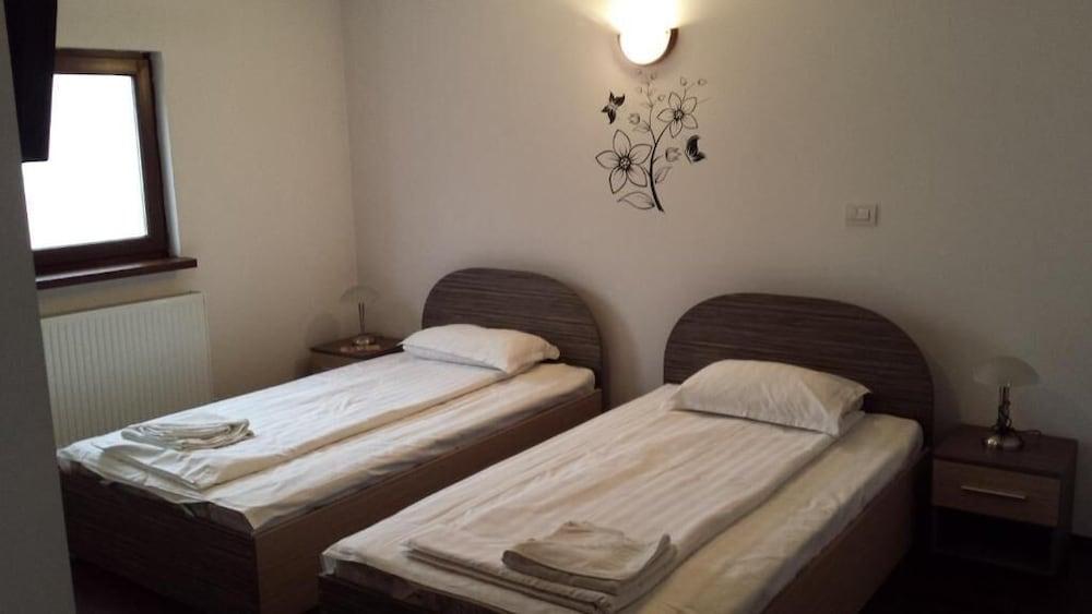 Hotel Euphoria Craiova Exteriör bild