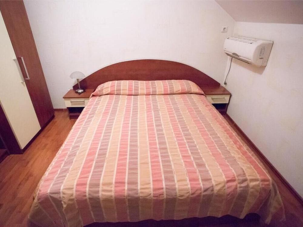 Hotel Euphoria Craiova Exteriör bild